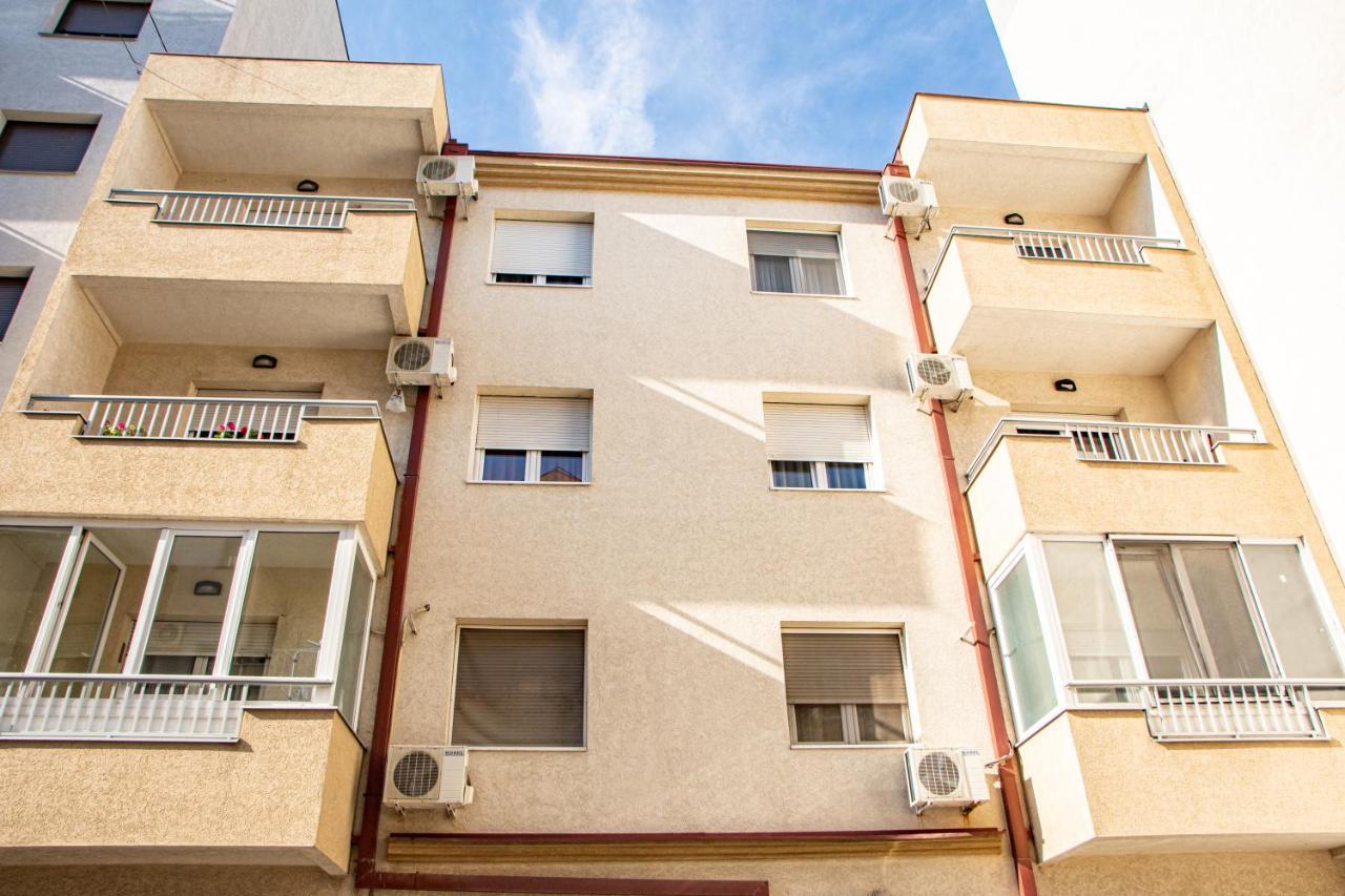 Harizma Apartmani Kragujevac Luaran gambar