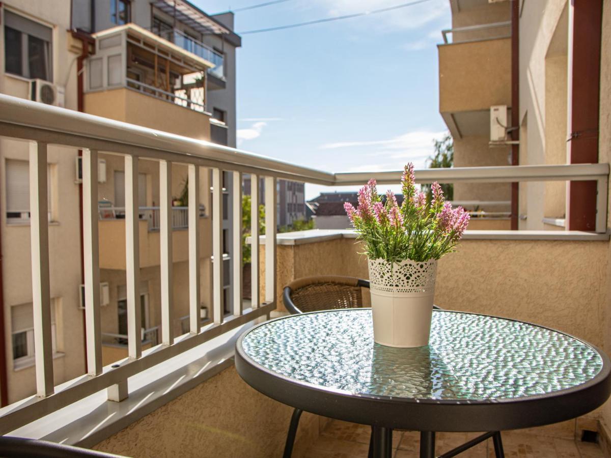 Harizma Apartmani Kragujevac Luaran gambar