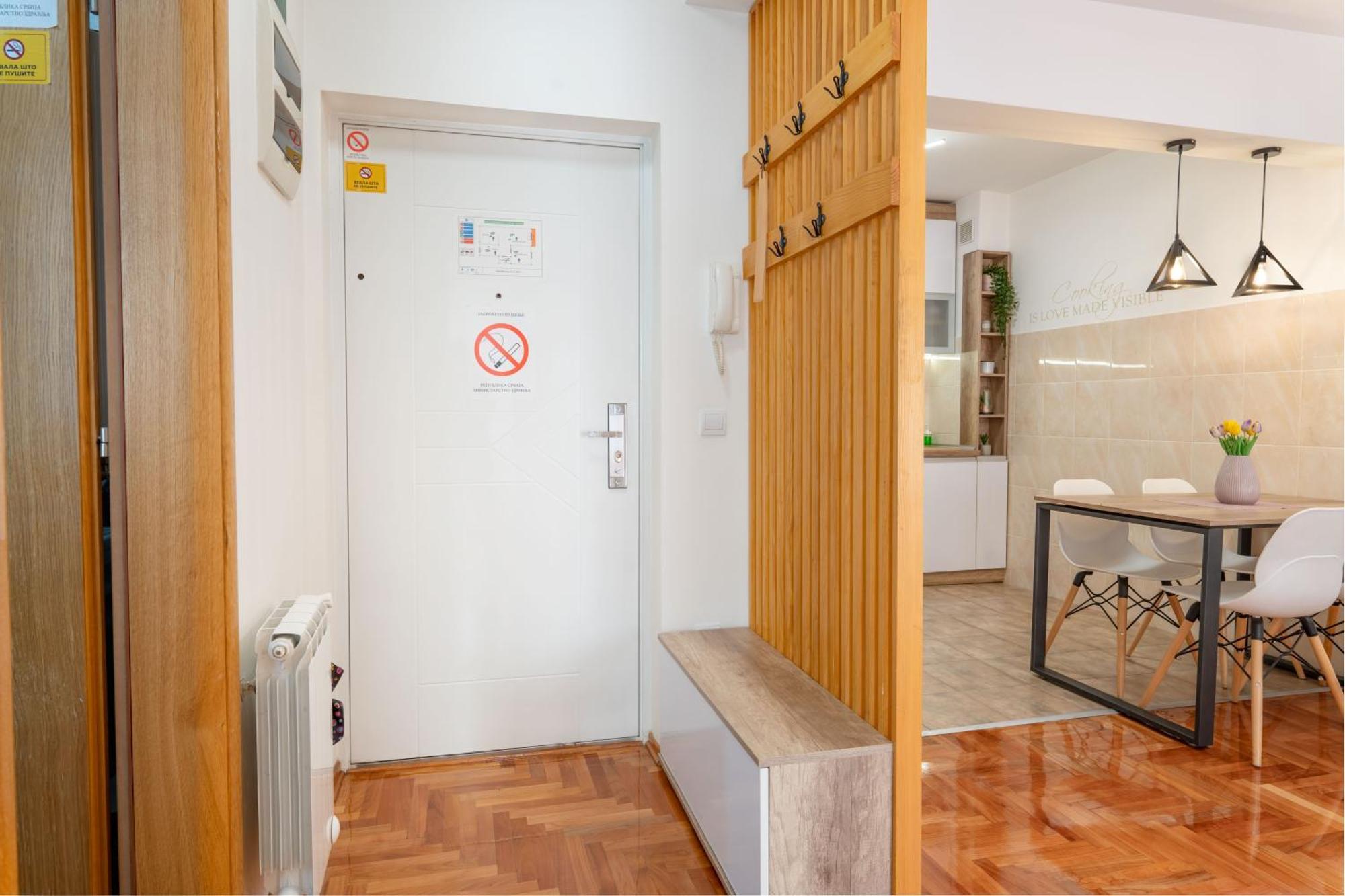 Harizma Apartmani Kragujevac Luaran gambar