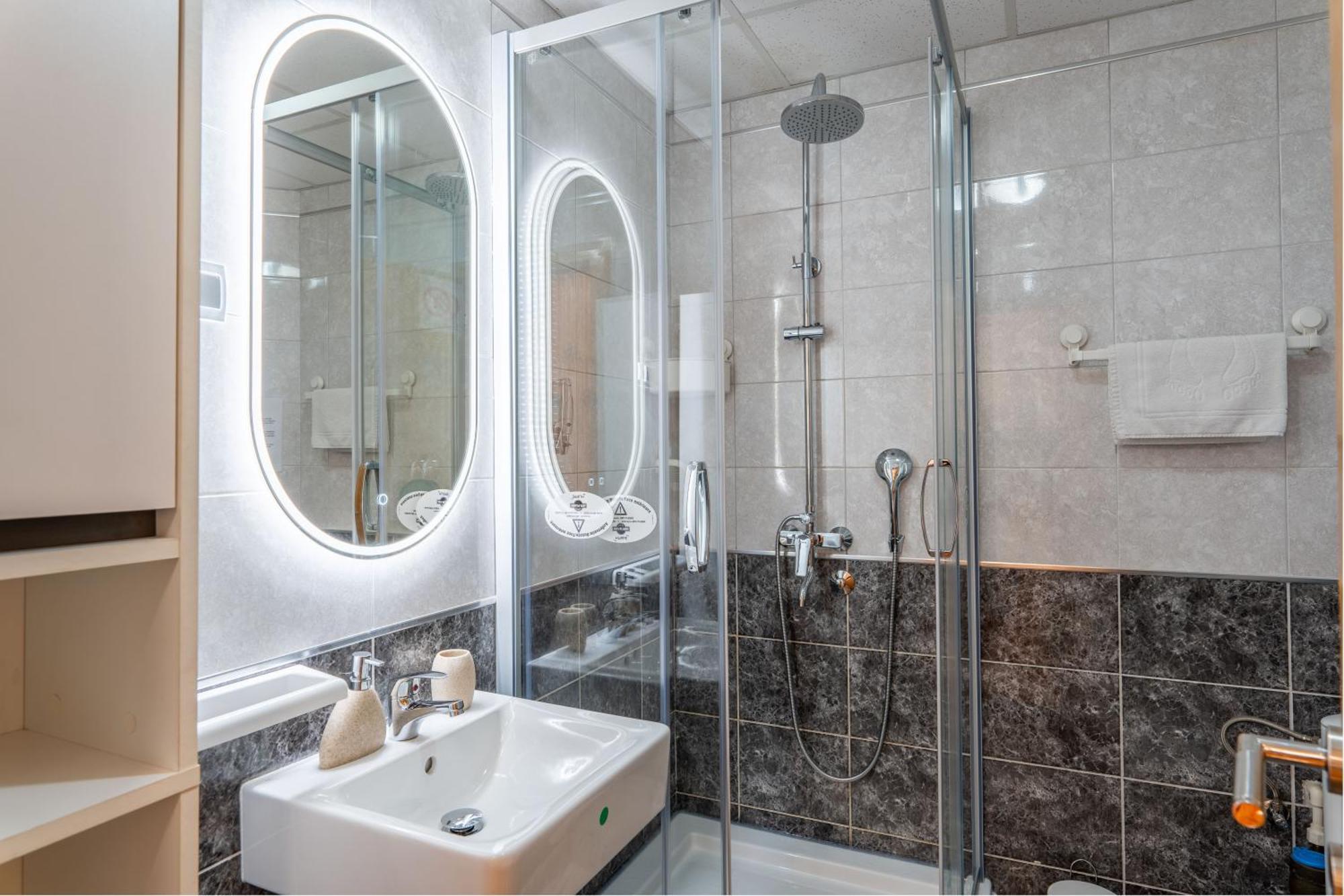 Harizma Apartmani Kragujevac Luaran gambar
