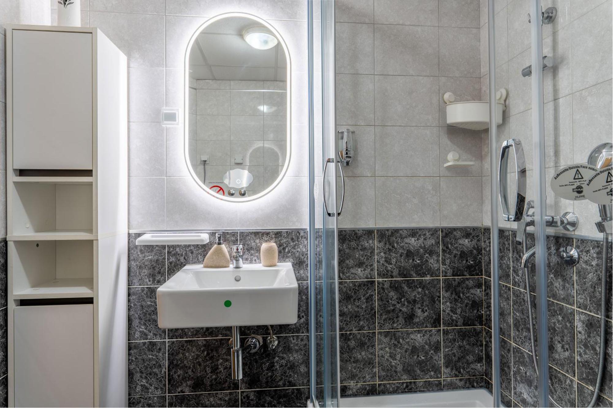 Harizma Apartmani Kragujevac Luaran gambar